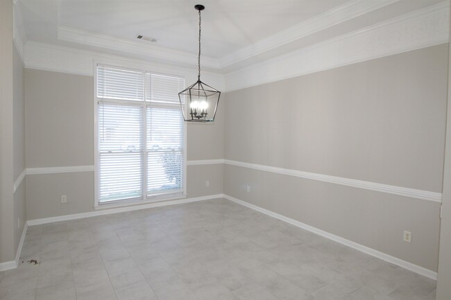 Building Photo - 1452 Far Dr