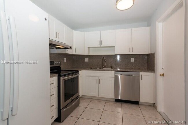 Building Photo - 14180 SW 84th St