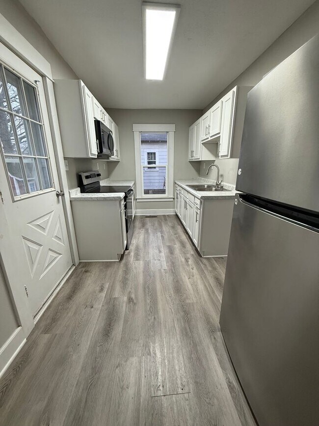 Foto del edificio - $1025 - updated 2 bedroom house