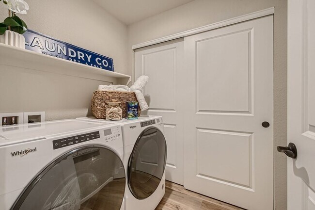 Building Photo - Embrace urban living in Highlands Ranch, C...