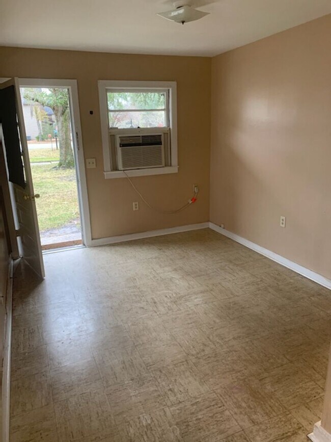 Foto del edificio - Cozy and Affordable 1-Bedroom Apartment