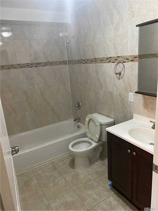 Foto del edificio - 108-28 45th Ave