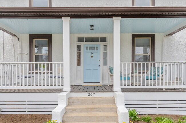 Building Photo - 207 Douglas Ave