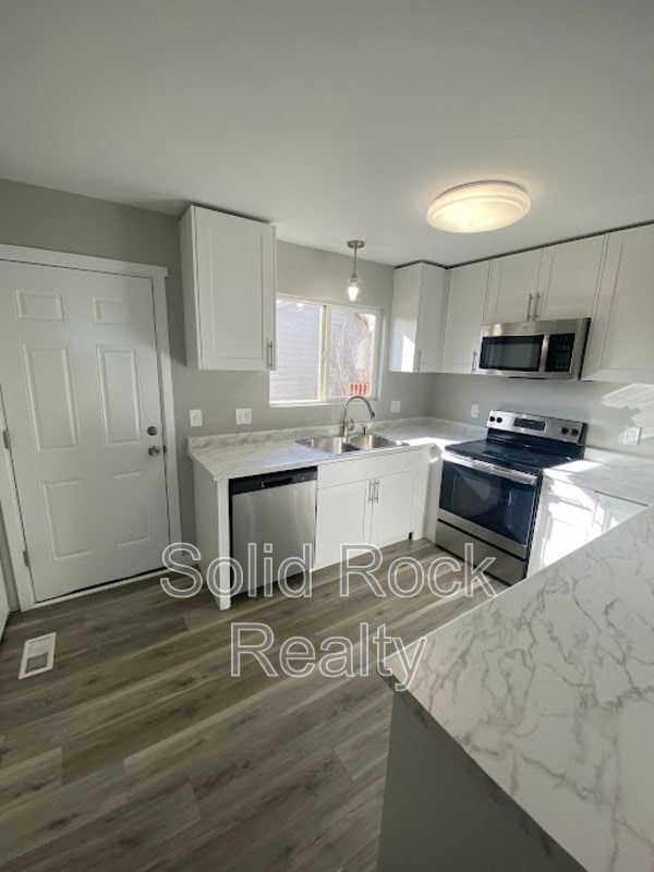 Building Photo - 2649 Bannister Ct