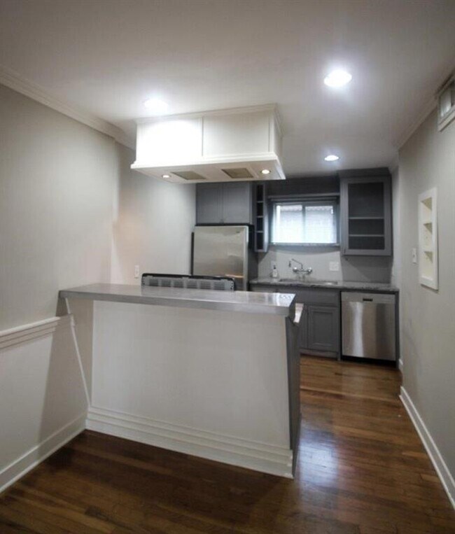Building Photo - 4719 Oakshire Dr