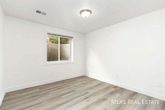 Foto del edificio - 1904 8th Ave