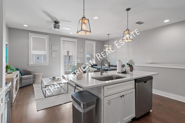 Building Photo - 4923 E County Hwy 30A