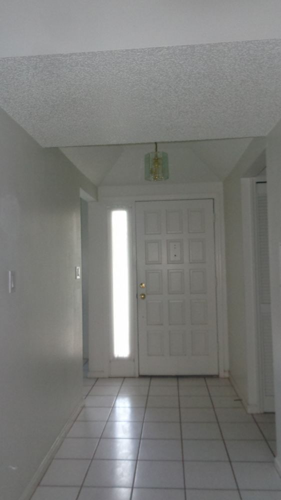 Building Photo - 292 W Sabal Palm Pl