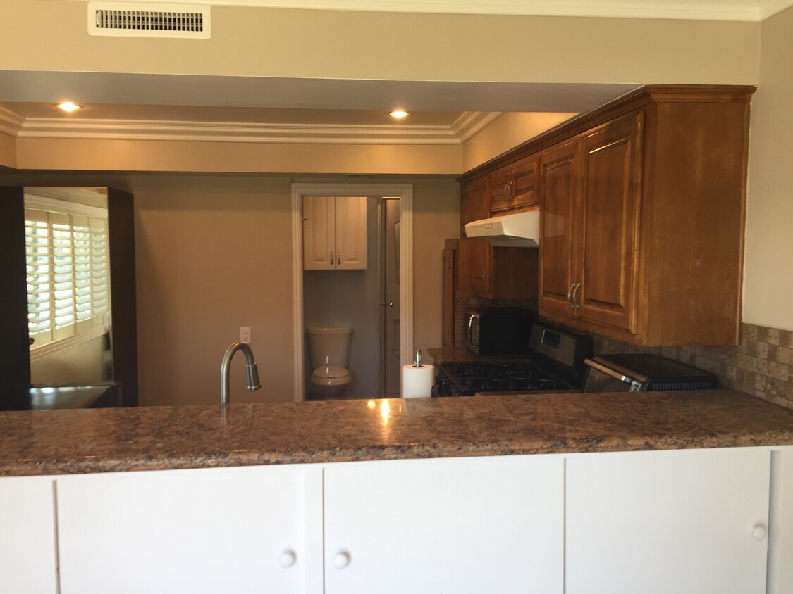 Kitchen 1 - 215 W Hampshire Ave