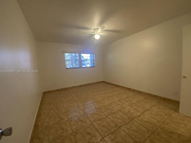 Foto del edificio - 6501 Winfield Blvd