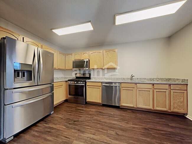 Foto del edificio - 6721 Earlswood Dr
