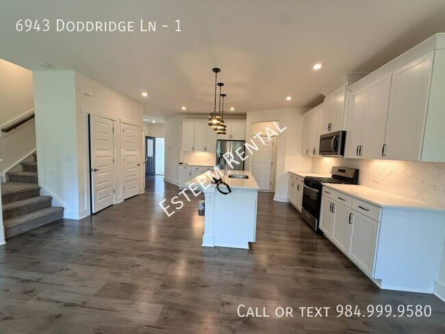 Building Photo - 6943 Doddridge Ln