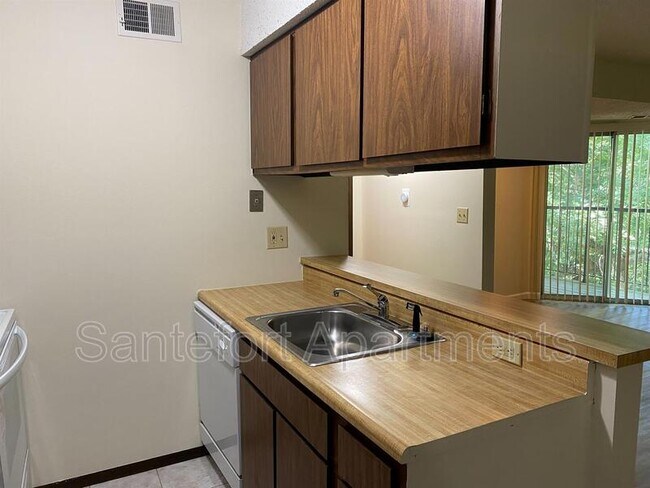 Foto del edificio - 5403 Haymeadow Ln