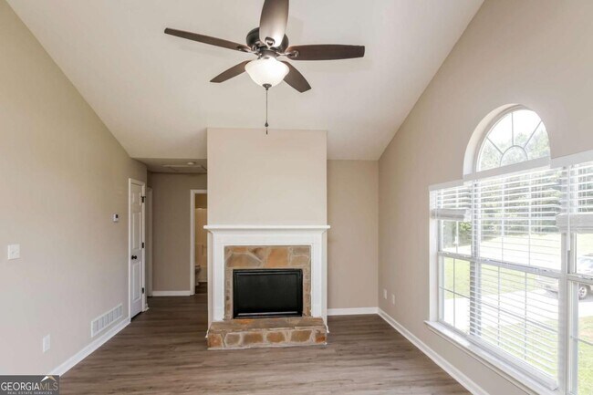 Foto del edificio - 37 Ridgefield Dr