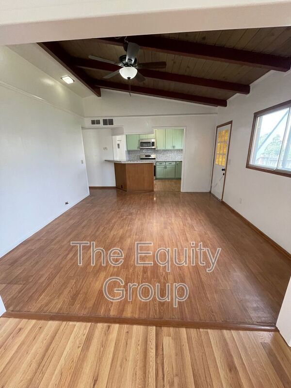 Foto del edificio - 856 W Chestnut St