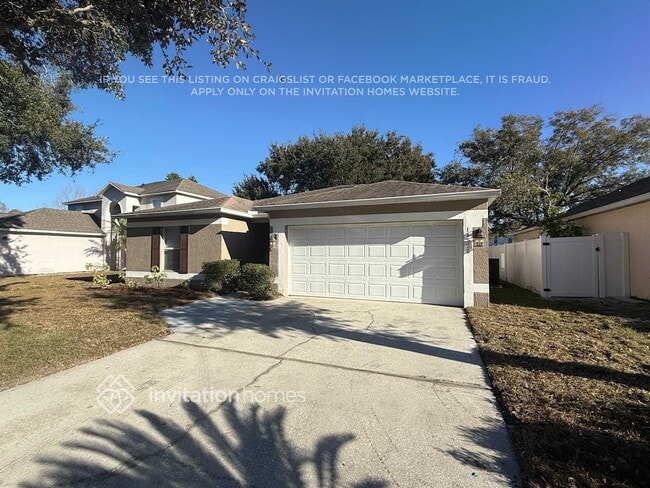 Building Photo - 14520 Lake Price Dr