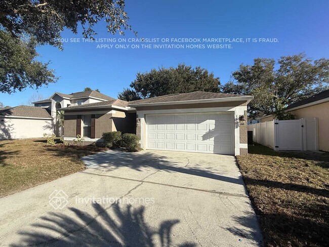 Foto del edificio - 14520 Lake Price Dr