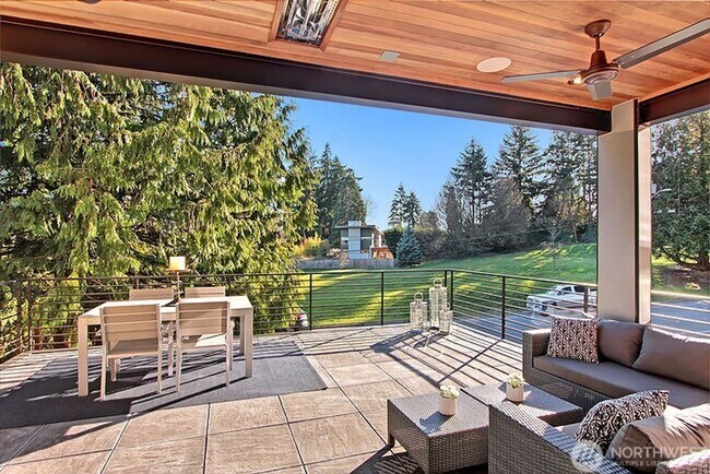 Foto del edificio - 4bd/3.5ba Kirkland Home