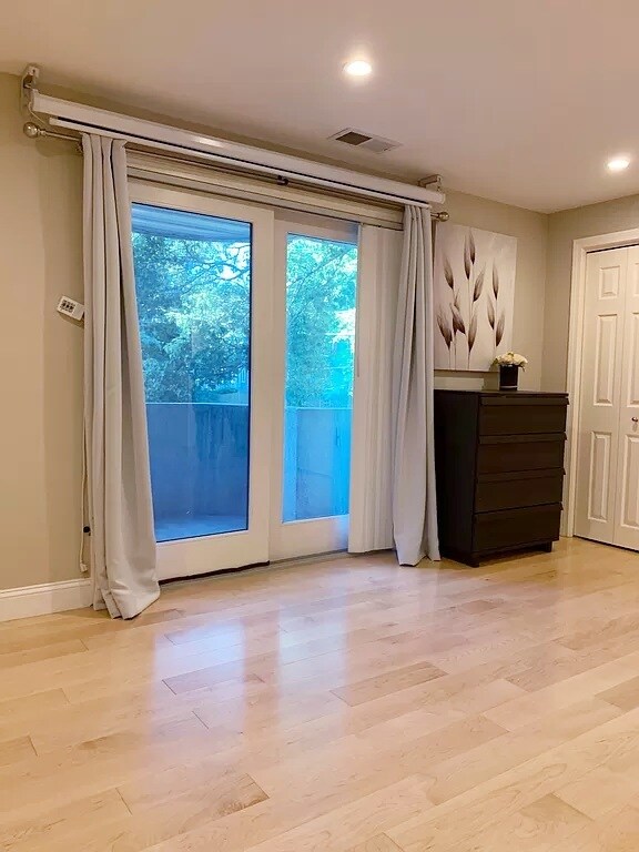 Dormitorio principal (con vistas y balcón) - 295 W Wyoming Ave