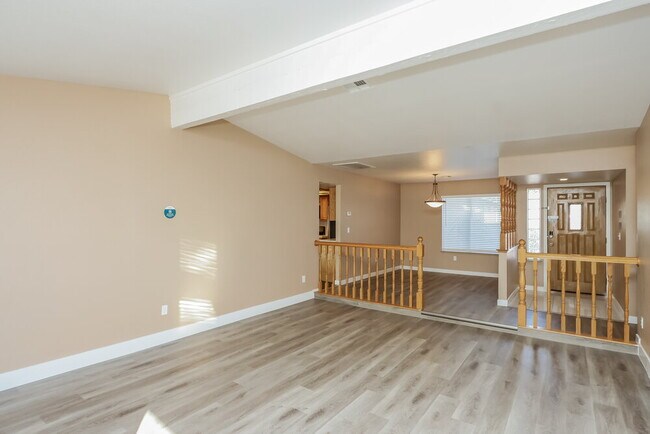 Building Photo - 8313 Del Rey Ave