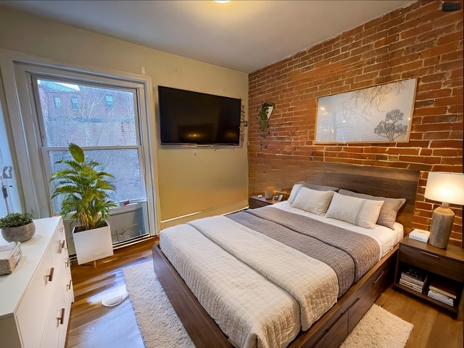 Building Photo - 34 Sussex St