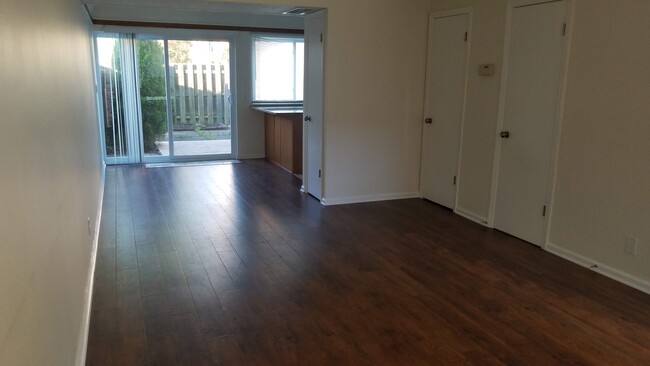 Living &amp; dining room - 5826 Spotswood Dr