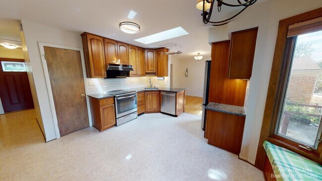 Foto del edificio - 2235 Prairie St