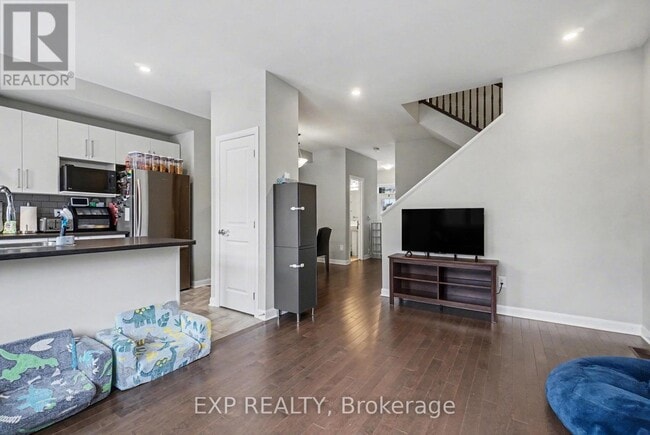 Building Photo - 155 Gardenpost Ter