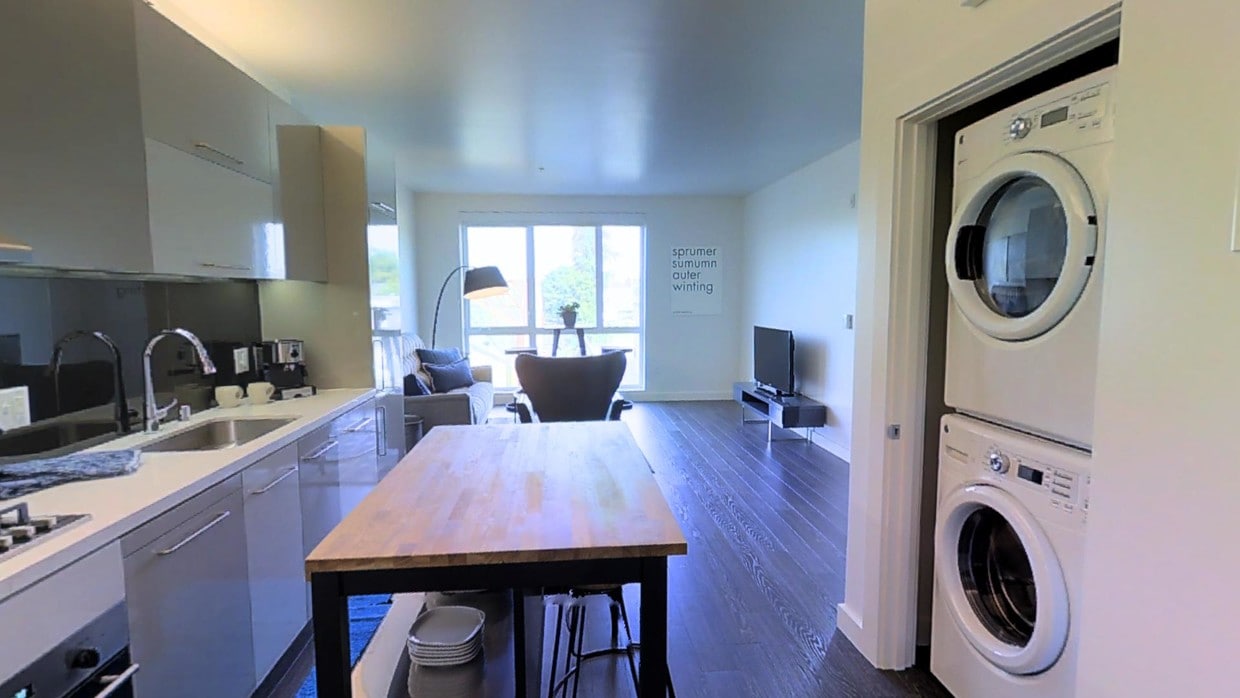 Photo - Aquatic Higby Apartments
