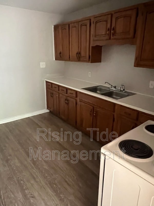 Building Photo - 3227 Willow Ln Dr