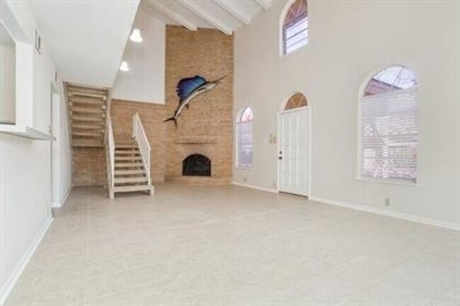 Foto del edificio - 3007 Westlake Drive Unit B