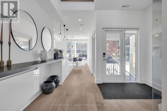 Building Photo - 103 Armstrong St