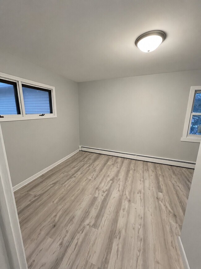 Foto del edificio - 302 E Walnut St