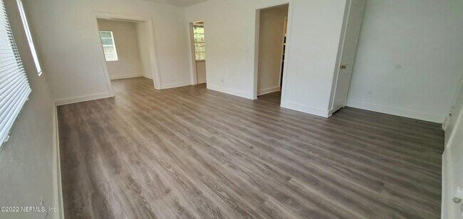 Foto del edificio - 2820 Myra St