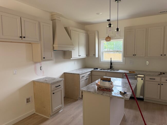Building Photo - 76 Simmons Cir
