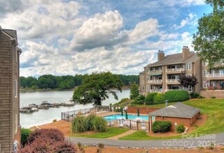 Building Photo - 9816 Emerald Point Dr
