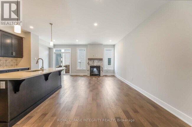 Building Photo - 1166 Cope Dr