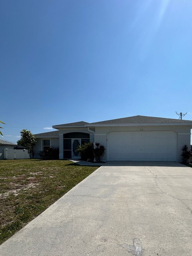 Foto del edificio - Cape Coral Pool Home w/ Large Yard