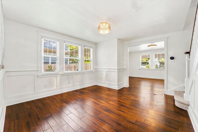 Foto del edificio - Available Now – Move-In Ready Paoli Gem With Updated Finishes, Loft Space & Parking