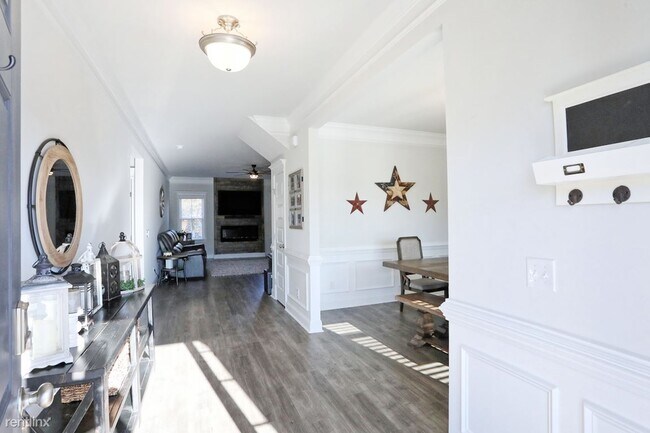 Building Photo - 6 br, 3 bath House - 17 Pitch Point Trail