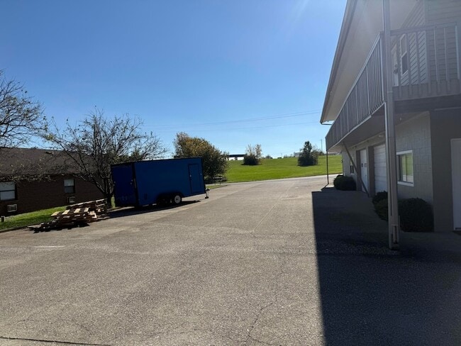 Foto del edificio - 419 Gibson Ln