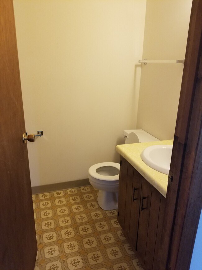 Half Bath - 106 Shagbark Ln