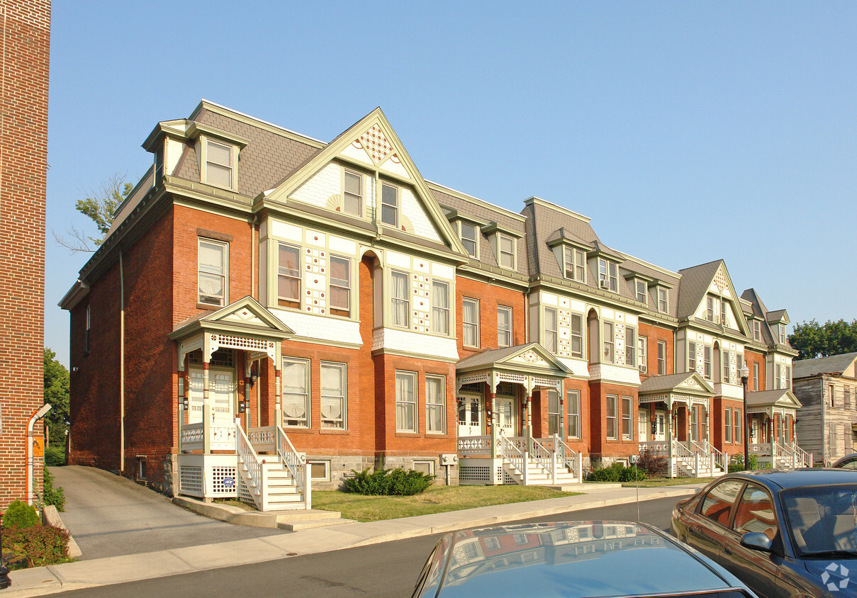 Primary Photo - 57-67 Garden St