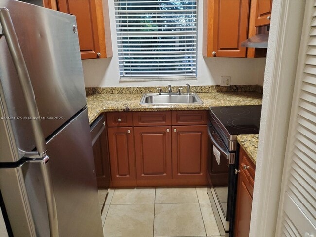 Foto del edificio - 1300 Moffett St