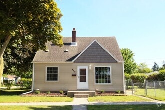 Building Photo - 9001 W Concordia Ave