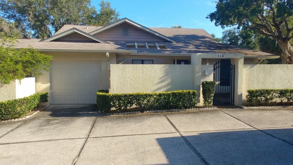 Primary Photo - Gorgeous VILLA in Tarpon Springs FOR RENT