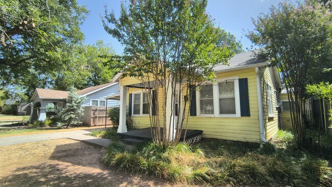 Building Photo - 1704 NW 41st St