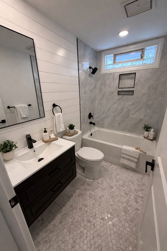 Foto del edificio - 76 S Union Rd