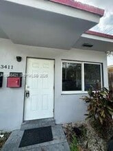 Building Photo - 3411 NW 9th Ct