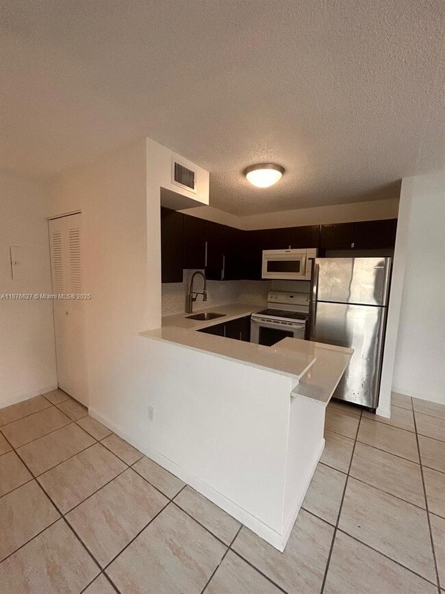 Building Photo - 2 bedroom in Miami Gardens FL 33169